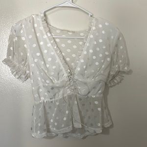 Size small polka dot short sleeve brand: ILLA ILLA